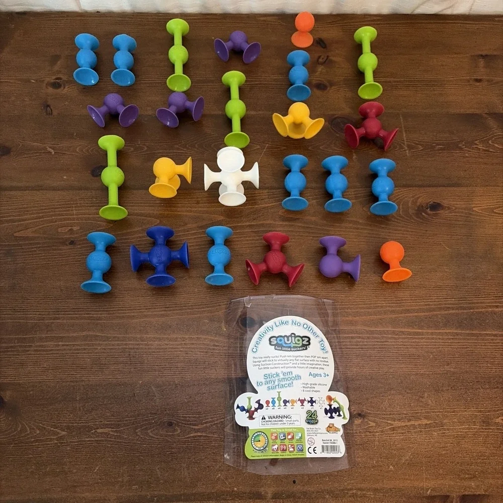 Fat Brain Toys Squigz 24 Piece Lot Suction Cup Building Developmental Toy